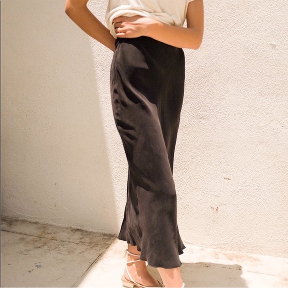 ISO: Grace skirt in black size small or medium - Picture 1 of 1